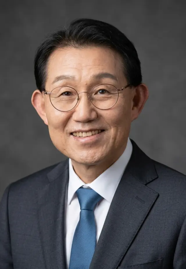 Young-Kuk Kim